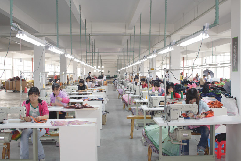 Xiamen United-Prosperity Industry &amp; Trade Co., Ltd. ligne de production en usine