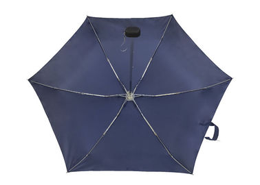 Ouverture manuelle de parapluie créatif UV de poche de voyage se pliant avec la caisse de mousse de caisse de cadeau