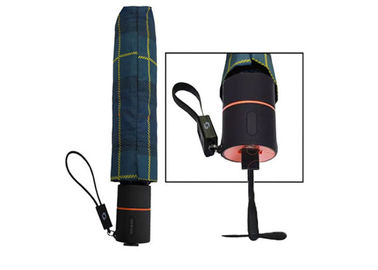 Parapluie classique de plaid avec le diamètre 97cm de poignée de banque de puissance de chargeur d'Usb