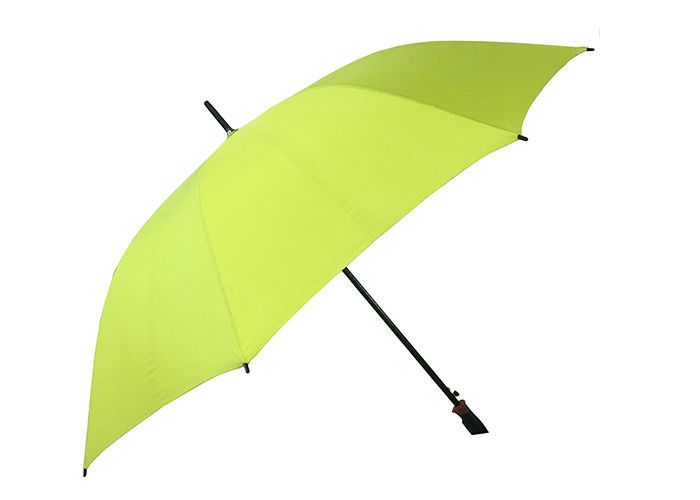 Le parapluie protégeant du vent des hommes étroits ouverts de manuel, poignée en plastique de voyage de poignée protégeant du vent de parapluie