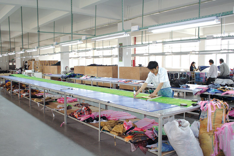 Xiamen United-Prosperity Industry &amp; Trade Co., Ltd. ligne de production en usine
