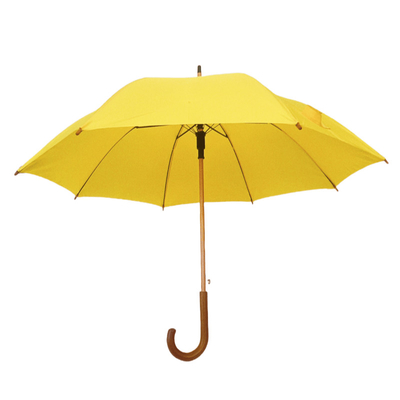 Un parapluie de haute qualité de 23 pouces, étanche au vent, auto-ouvert, avec arbre en bois et fibre de verre.