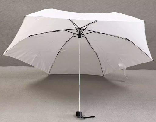 Contrôle manuel ouverte parapluie pliable ultra-légère avec côtes métalliques