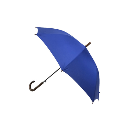 Des parapluies de golf personnalisés avec poignée en bois et côtes métalliques en tissu polyester / Pongee