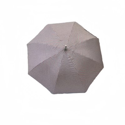 Un parapluie en aluminium léger et résistant au vent de 23 pouces avec 210 tonnes de tissu Pongee, 8 côtes et 104 cm de diamètre.