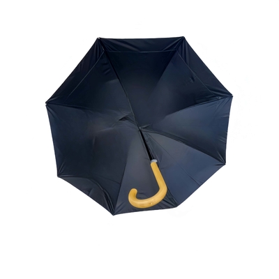 Un parapluie en tissu Pongee 190T avec une taille de 23 pouces.