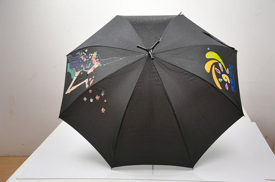 Le parapluie changeant de couleur faite sur commande unique de conception avec adaptent des impressions aux besoins du client