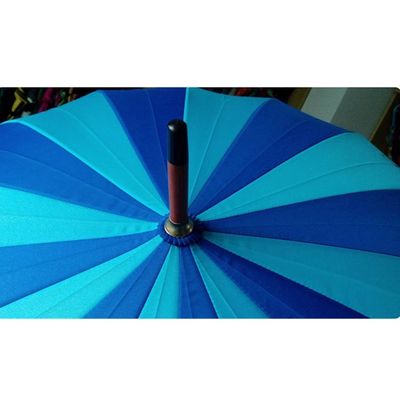 Parapluie de golf de poignée en bois ouverte automatique de PAHS grand protégeant du vent
