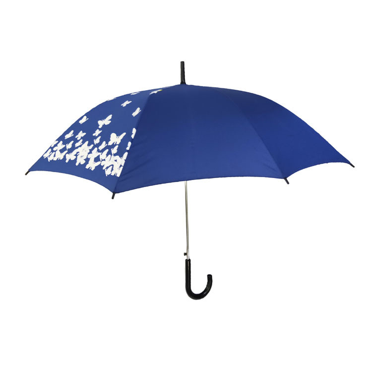 23 " Le motif droit de la surface du parapluie peut changer de couleur lorsqu'il est exposé à l'eau